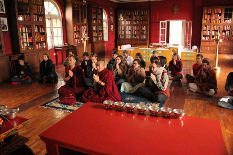 Prayers in front of Jamyang Khyentse Chokyi Lodro's Kudung, Bir (2013)